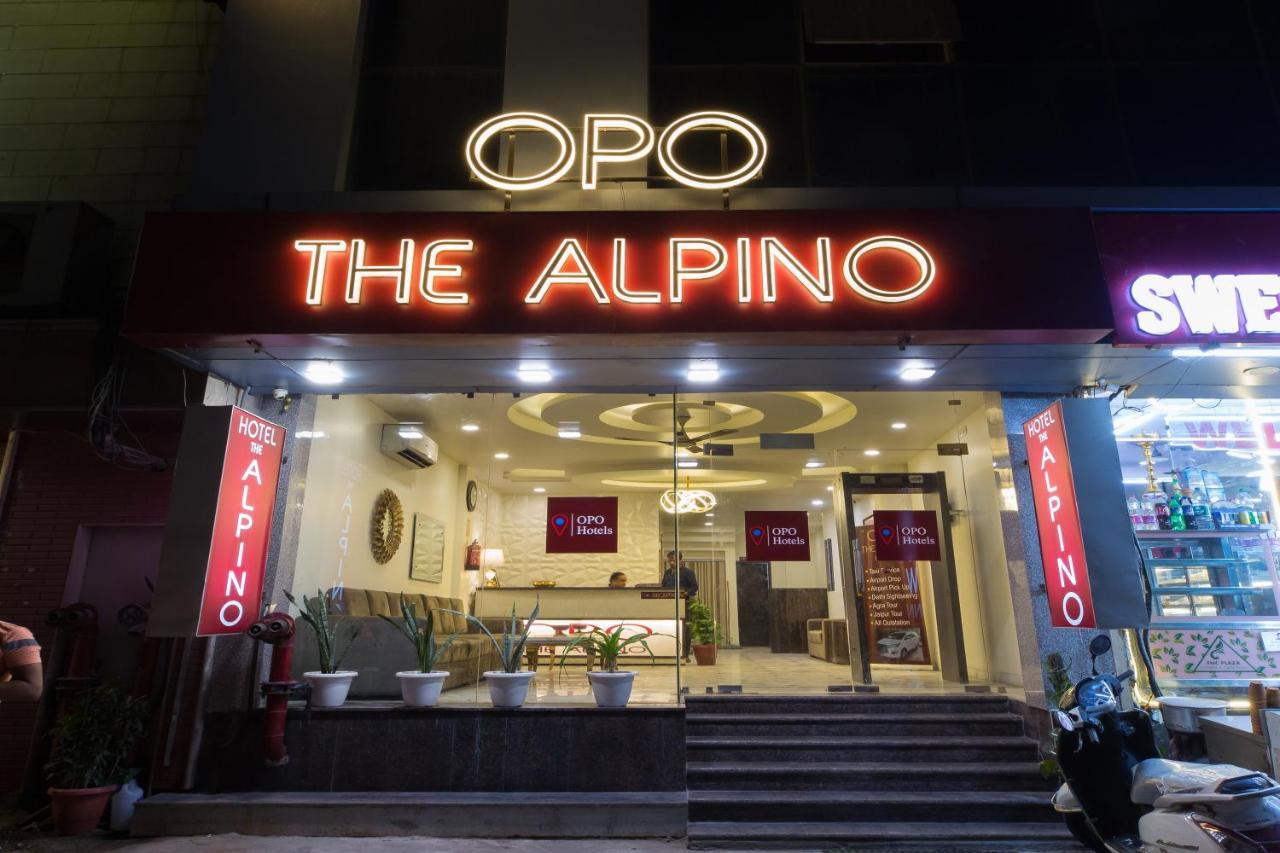 The Alpino Hotel New Delhi Exterior photo